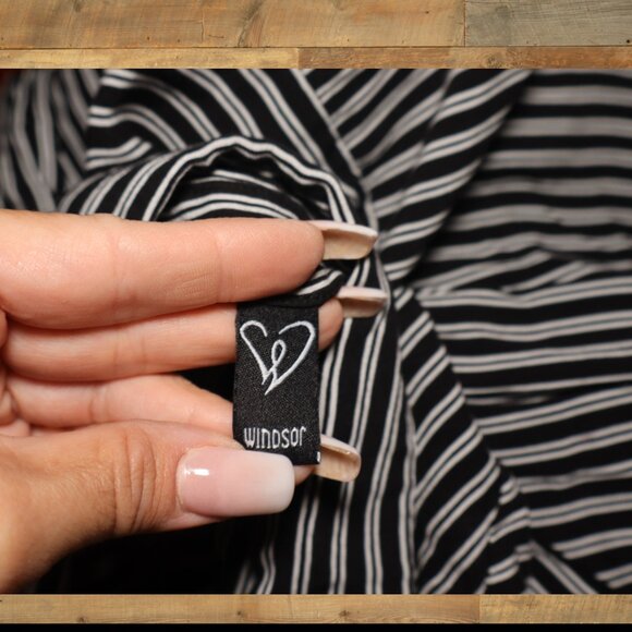 Windsor, Long Sleeve, Black/white Striped Collared Blouse, Medium - Picture 4 of 4